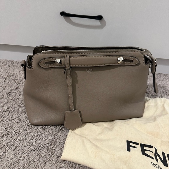 Fendi By The Way bag in taupe. Include dustbag and certificate. - Picture 3 of 8